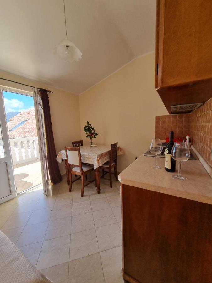 Lovely Apartment Jovan 3,With A View Of The Bay And Free Wi-Fi 코토르 외부 사진